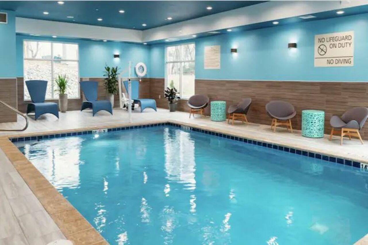 Hampton Inn & Suites Pekin Buitenkant foto